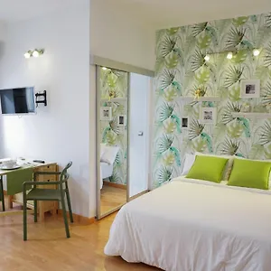 comfortable-and-well-located-apartment-in-old-town.hotelsinnerja.org/